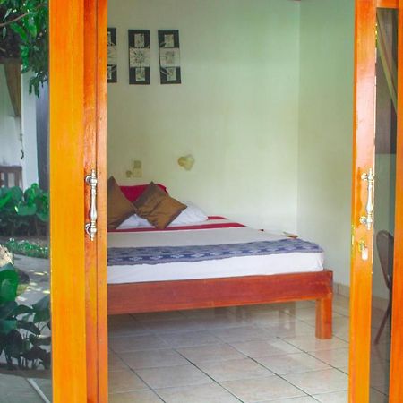 Ocean Sun Homestay Tulamben  Exterior photo